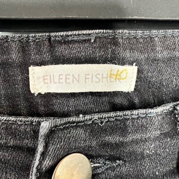 Classic Black Women's Jeans - Picture 2 of 8